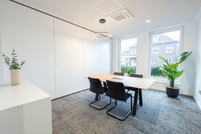 Ein Raum der die Zusammenarbeit erleichtert und Besprechungen effizienter macht – im Team als auch mit Mandant:innen