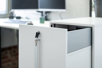 Platzsparender Stauraum dank Apothekerschrank