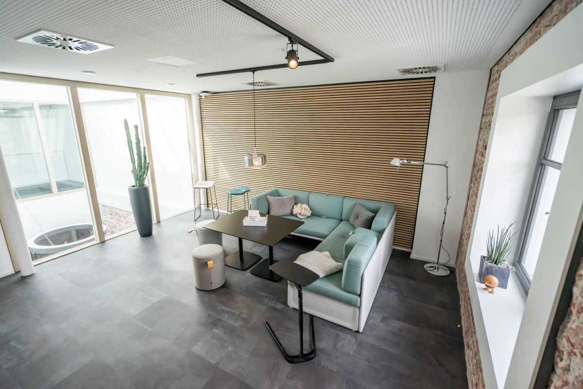 Die Loungekombination bietet einen entspannten Bereich für ungezwungene Zusammenkünfte