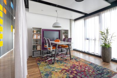 Ein Arbeitsort zum Besprechen, Teamworken und Netzwerken