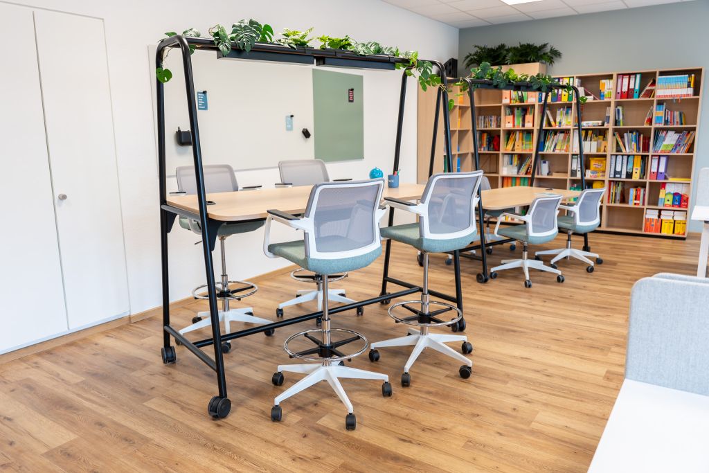 Einzelarbeit und ruhige Vorbereitung ebenso wie Projektgruppen und kollaboratives Arbeiten