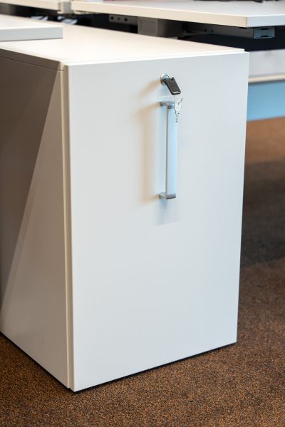 Der Apothekerschrank bietet die perfekte Stauraummöglichkeit