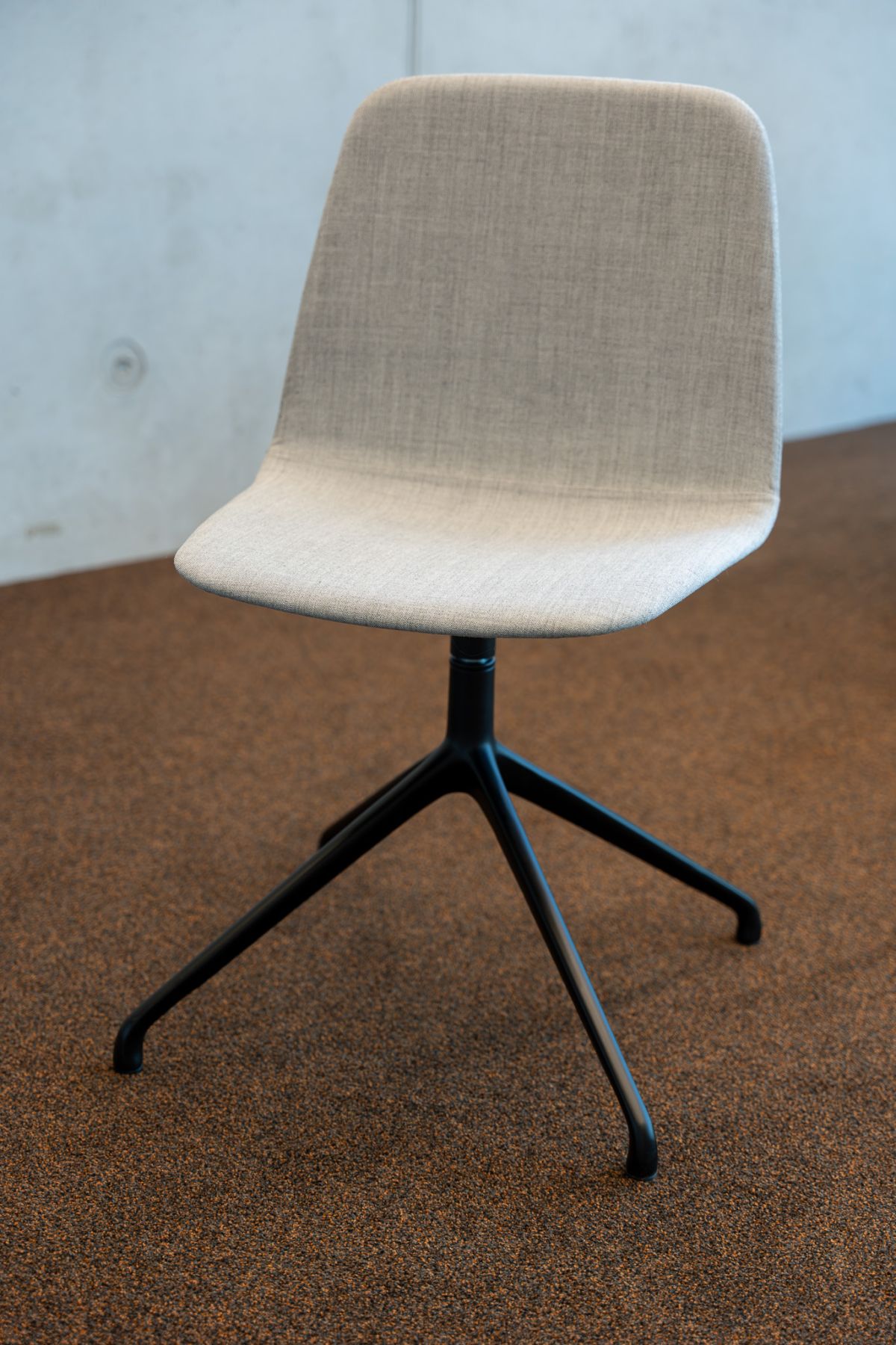 Das anspruchsvolle Design bietet eine bequeme und vielseitige Sitzgelegenheit