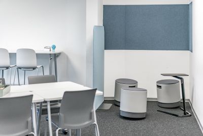 Höhenverstellbarer Hocker